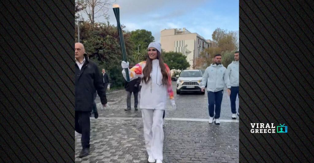 Λαμπαδηδρόμος η πρέσβης των ΗΠΑ στην Ελλάδα