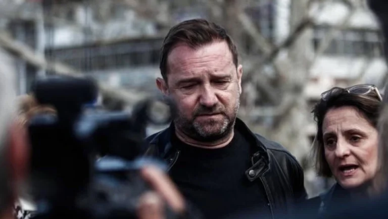 Ξέσπασμα Νίκου Πλακιά για τη χριστουγεννιάτικη κάρτα της Hellenic Train: «Απόλυτη χυδαιότητα» plakias