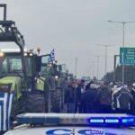 Αγρότες κλείνουν τις σήραγγες των Τεμπών για φορτηγά – Ελεύθερη η διέλευση ΙΧ και λεωφορείων