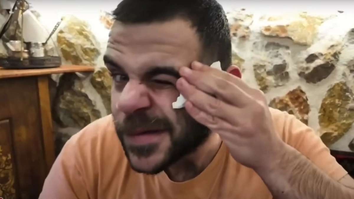 Γνωστός YouTuber δέχτηκε επίθεση σε live στα Ιωάννινα teosty