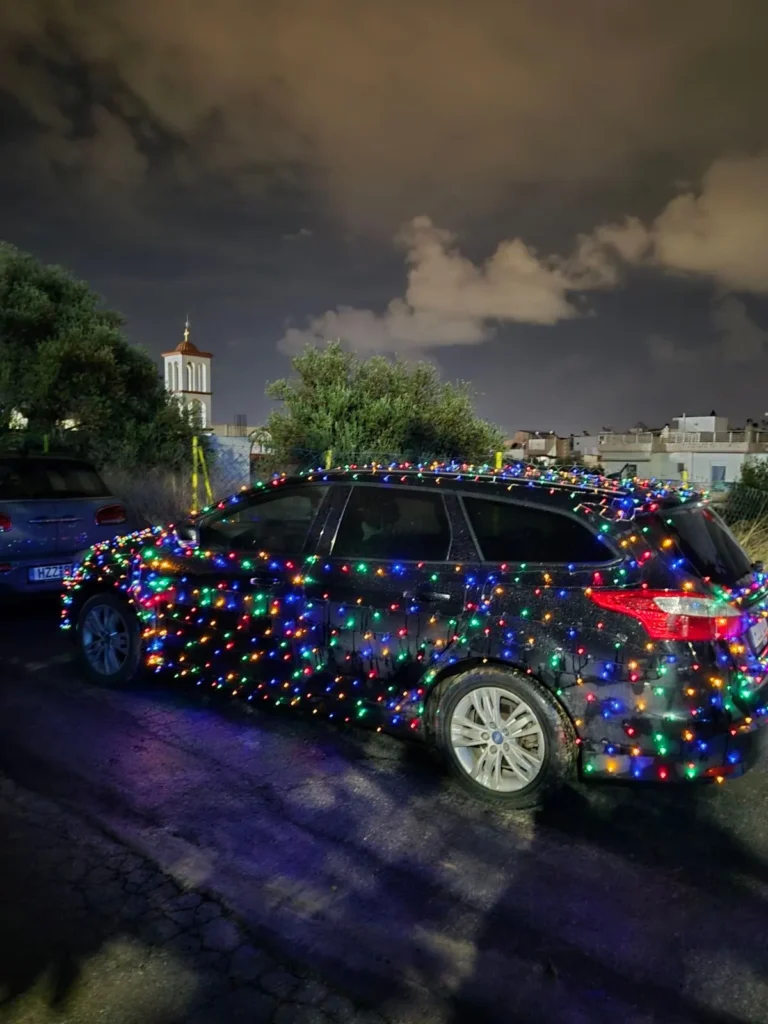 Ηράκλειο: Στόλισαν… αυτοκίνητα και έγιναν viral viral1