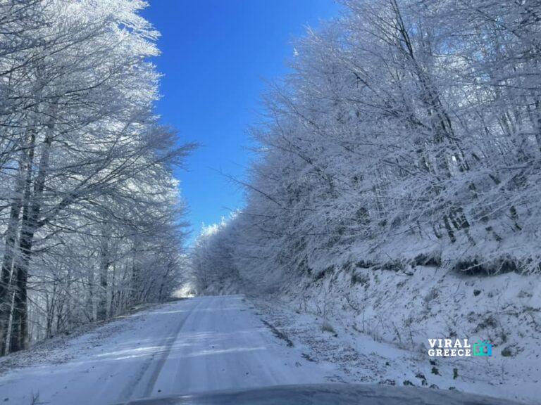 Αλλάζει ο καιρός από το Σάββατο: Χειμωνιάτικο σκηνικό με βροχές και χιόνια