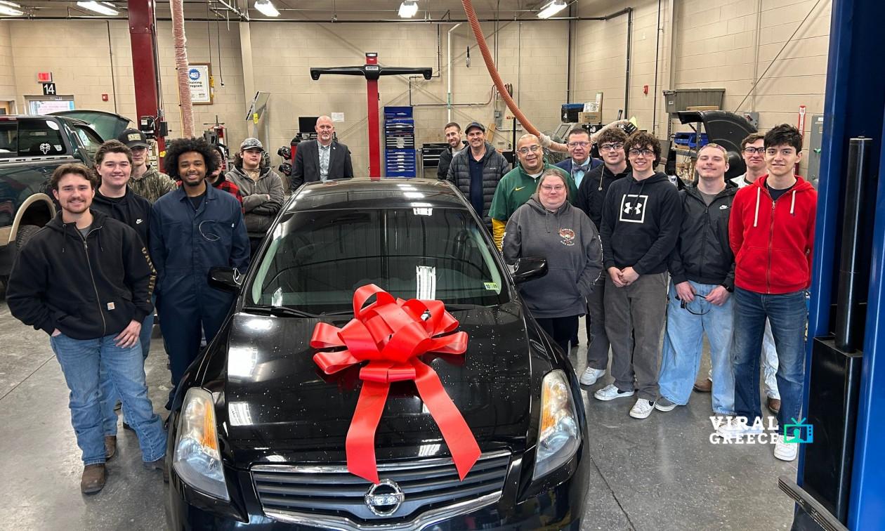 Μαθητές επισκευάζουν δωρεάν αυτοκίνητα και τα χαρίζουν σε ανύπαντρες μητέρες 121ab973-mathites-aftokinita