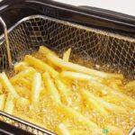 Ατύχημα-σοκ σε McDonald’s: Υπάλληλος έβαλε το χέρι της σε καυτό λάδι για να πιάσει το ακουστικό Ατύχημα-σοκ σε McDonald’s: Υπάλληλος έβαλε το χέρι της σε καυτό λάδι για να πιάσει το ακουστικό