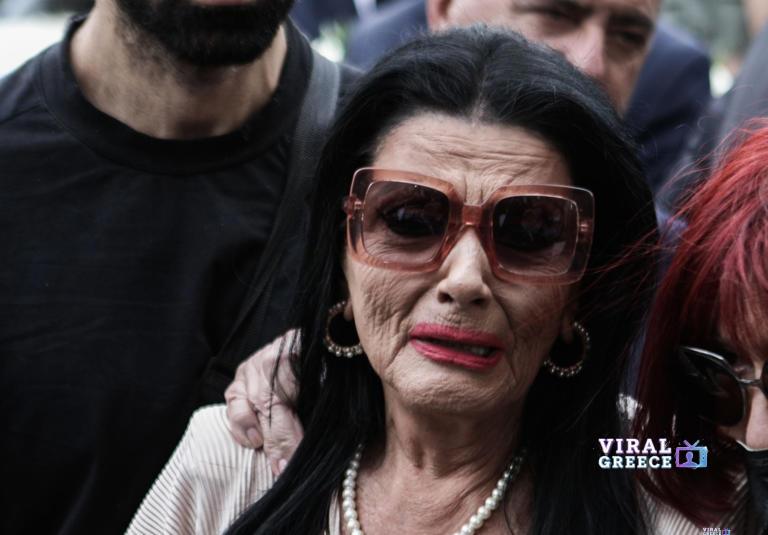 Ζωζώ Σαπουντζάκη: Πένθος για τον θάνατο του συντρόφου της, Πύρρου Αναγνωστόπουλου AA1Vnjjp.img