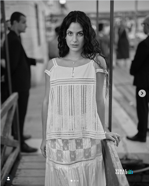 Screenshot 2026 01 20 at 20 33 39 Fotini Peluso on Instagram Family Dinner🤍 @chanelofficial invitedby venezia81 MUA @martina dandrea @chanel.beauty Hair @daniele falzone