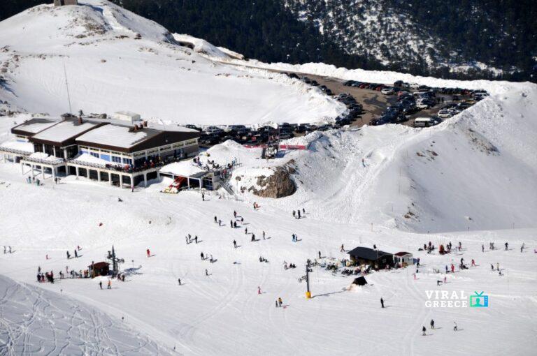Στα λευκά τα χιονοδρομικά της Βόρειας Ελλάδας – Ποια είναι ανοιχτά και ποια παραμένουν κλειστά Xionodromiko-Kentro-parnasos-1024x680
