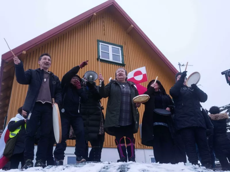 Ινουίτ: «Η αρκτική γη δεν ανήκει σε κανέναν», λένε για την Γροιλανδία ap-inuit.jpg