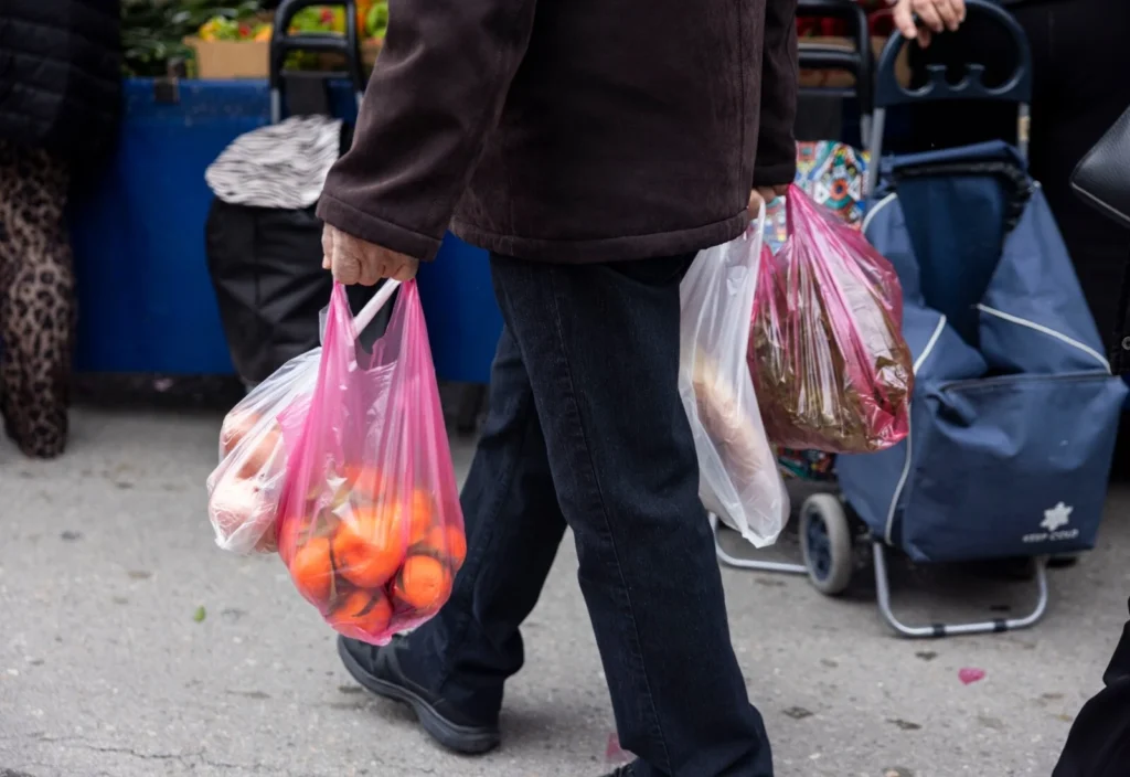 Λαϊκές αγορές: Σε απεργία επ’ αόριστον παραγωγοί και πωλητές