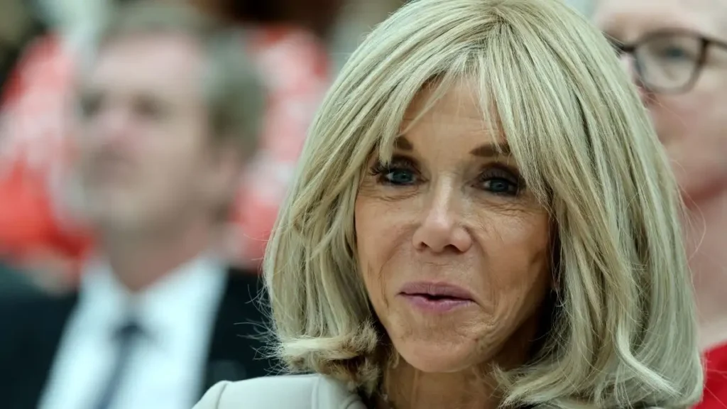 brigitte macron 1 1200x675jpg Viral Greece Η Μπριζίτ Μακρόν… DJ! Η Πρώτη Κυρία της Γαλλίας στα decks και το βίντεο που έγινε viral