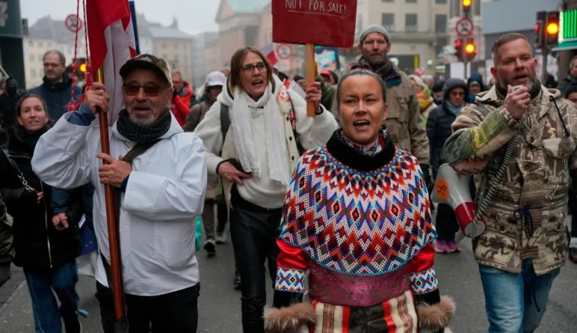 Κοπεγχάγη: Στους δρόμους χιλιάδες πολίτες κατά των αμερικανικών σχεδίων για τη Γροιλανδία dania grilandia diadilwtes.jpg