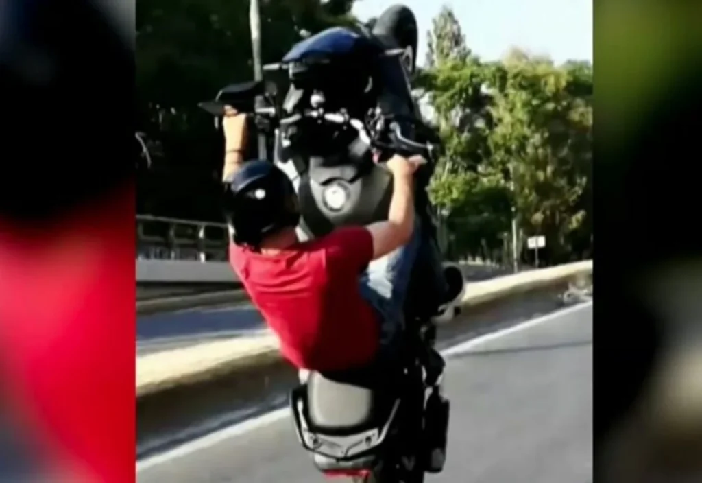 influencer motosikletistis souzes.jpg