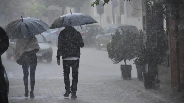 Κλειστά σχολεία αύριο στην Αττική λόγω κακοκαιρίας – Red Code σε πέντε περιφέρειες kakokairia