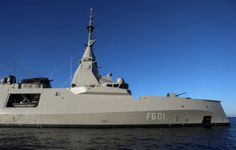 Στα ελληνικά νερά η φρεγάτα «Κίμων» – Νέα σελίδα για το Πολεμικό Ναυτικό kimon_fregata0011.jpg