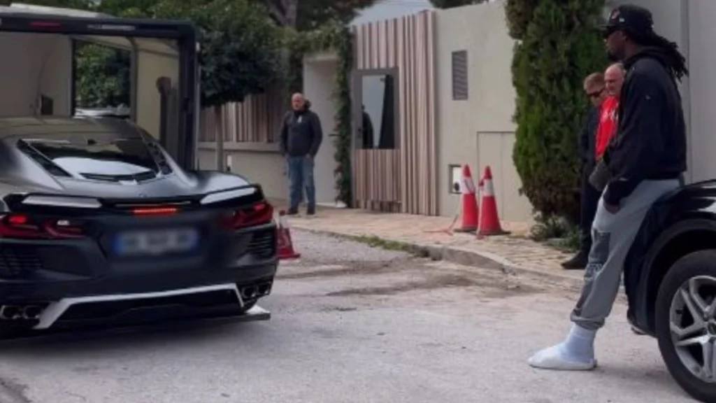 Αυτό είναι το supercar του Ματίας Λεσόρ – Πόσο κοστίζει το «Batman»-Corvette