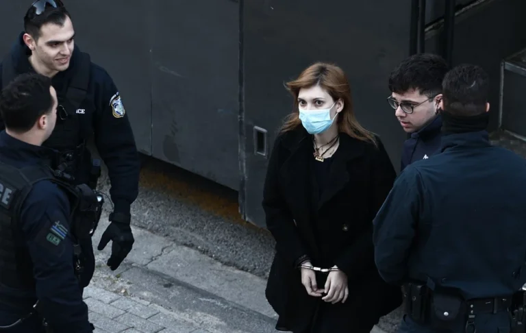 Ρούλα Πισπιρίγκου: Παρουσία της οικογένειάς της στο δικαστήριο – Στην αίθουσα και ο Μάνος Δασκαλάκης pispirigkou.jpg