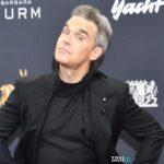 robbie williams art Viral Greece