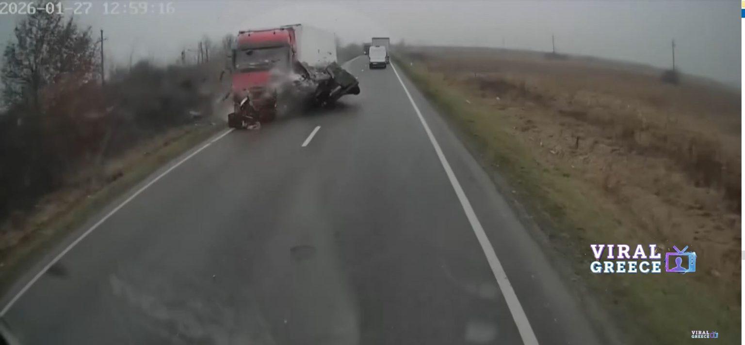 Τροχαίο στη Ρουμανία: Συγκλονίζει Έλληνας γιατρός – «Μπλόκαρε το τιμόνι κατά την προσπέραση» troxaio-paok-2-1536x713