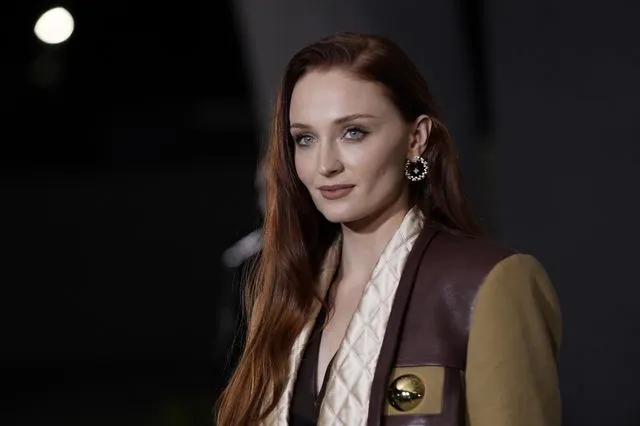 Η Λάρα Κροφτ επιστρέφει – Η Σόφι Τέρνερ πρωταγωνιστεί στη νέα σειρά της Amazon Prime turner 640x426 1