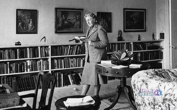 Δημοπρασία: Επιστολές και αντικείμενα της Αγκάθα Κρίστι πωλήθηκαν σε για 8.000 λίρες GettyImages-97633234