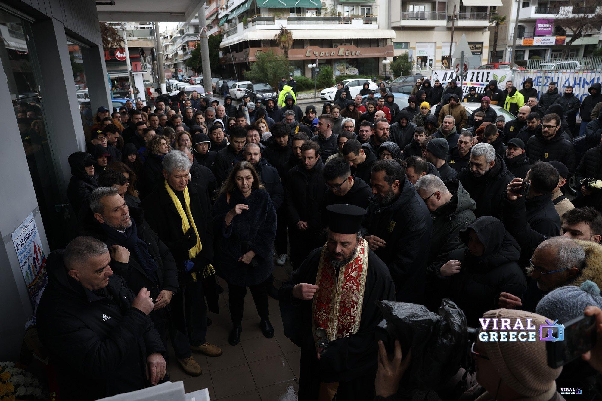 Θεσσαλονίκη: Τίμησαν τη μνήμη του Άλκη Καμπανού τέσσερα χρόνια μετά τη δολοφονία του (video) HAEphJIXAAAzgK6