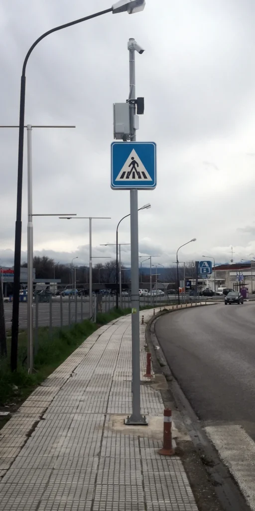 Τρίκαλα: Σε λειτουργία οι «έξυπνες» διαβάσεις που αναγνωρίζουν πεζούς diavasi2.jpg