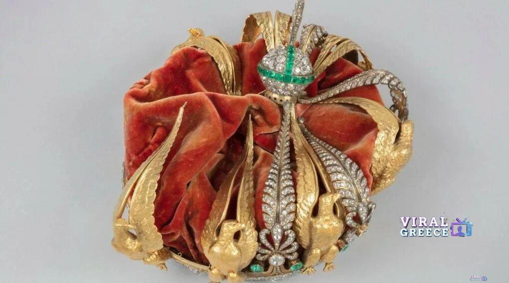 Λούβρο: Στο φως η χρυσή κορώνα της Ευγενίας μετά τη ληστεία louvre