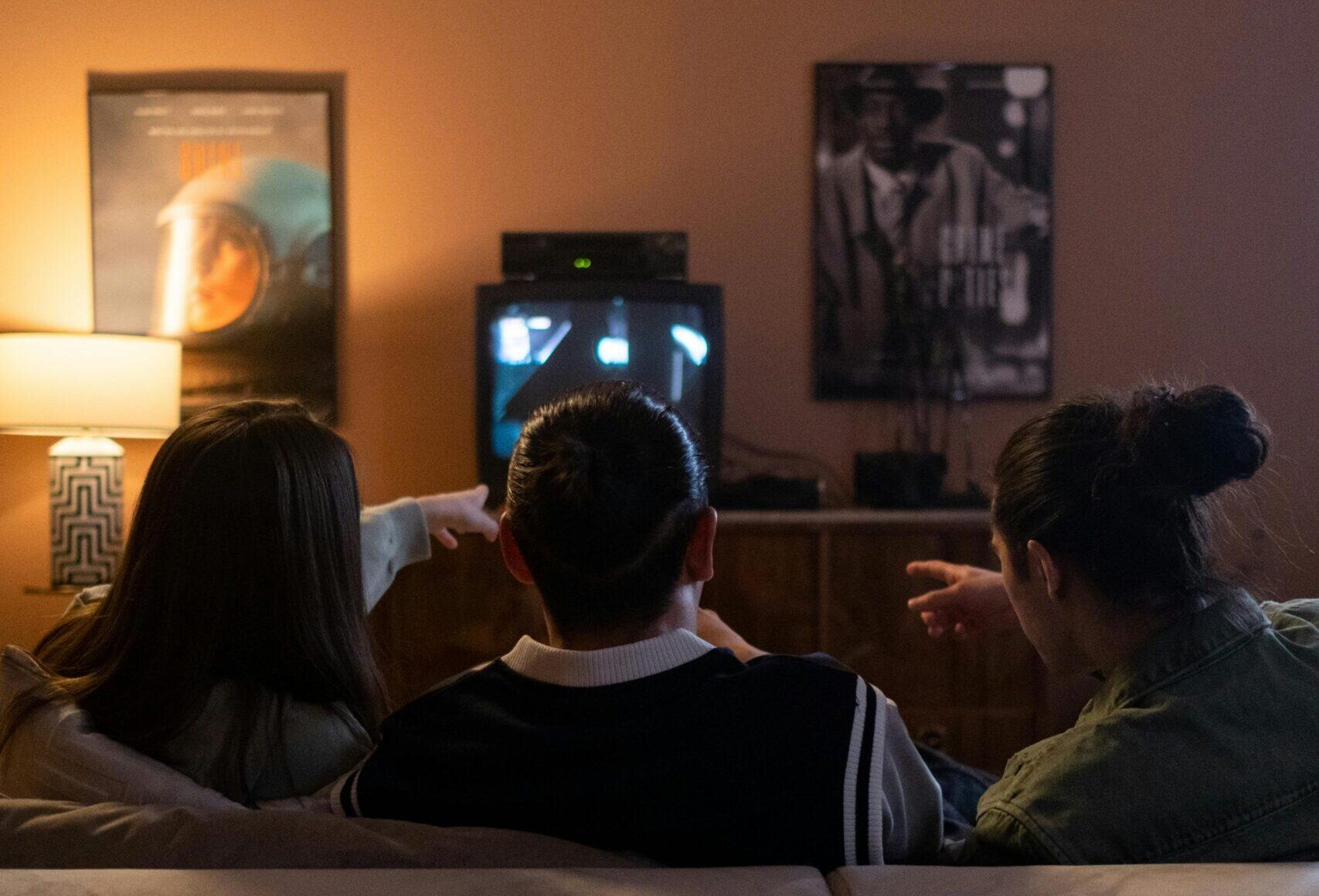 Βραδινή ζώνη Τετάρτης: Ποιοι κέρδισαν τη μάχη της τηλεθέασης pexels-ron-lach-9807275