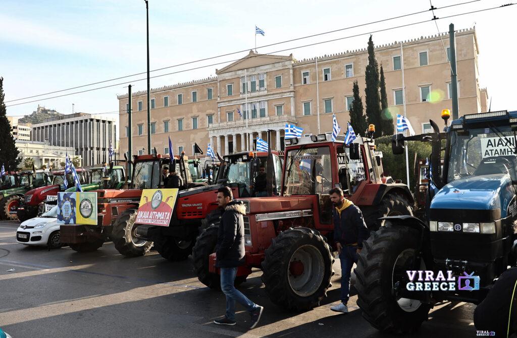 Τρακτέρ στο Σύνταγμα: Πανελλαδικό συλλαλητήριο αγροτών στο κέντρο της Αθήνας
