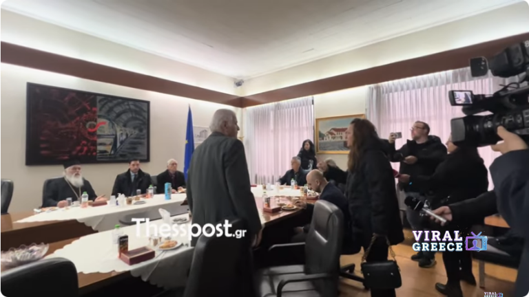 Αντιδράσεις στο μνημόσυνο για τα Τέμπη – Ένταση για την παρουσία του Κωνσταντίνου Κυρανάκη (video) τεμπη