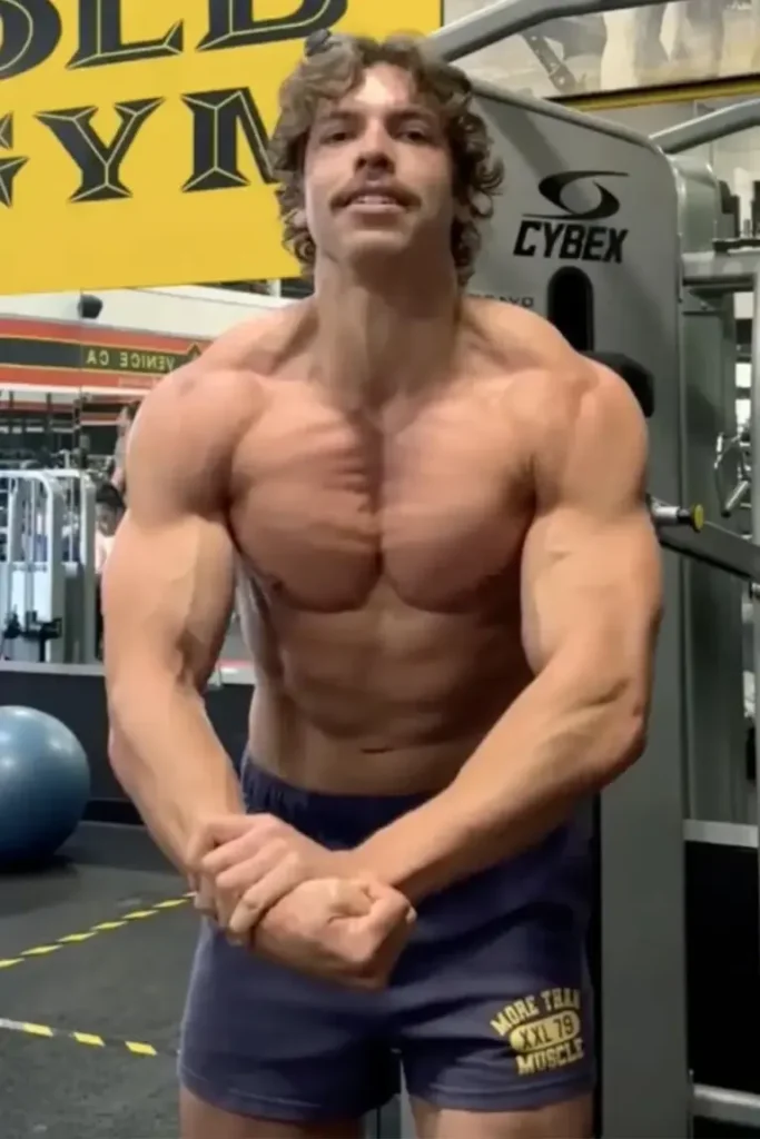 Joseph Baena: Εντυπωσιακό ντεμπούτο με τρία χρυσά – Στα βήματα του Arnold Schwarzenegger AA1ZIyG2.img