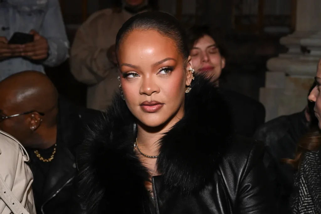 Πυροβολισμοί έξω από το σπίτι της Rihanna στο Μπέβερλι Χιλς – Συνελήφθη ύποπτη γυναίκα