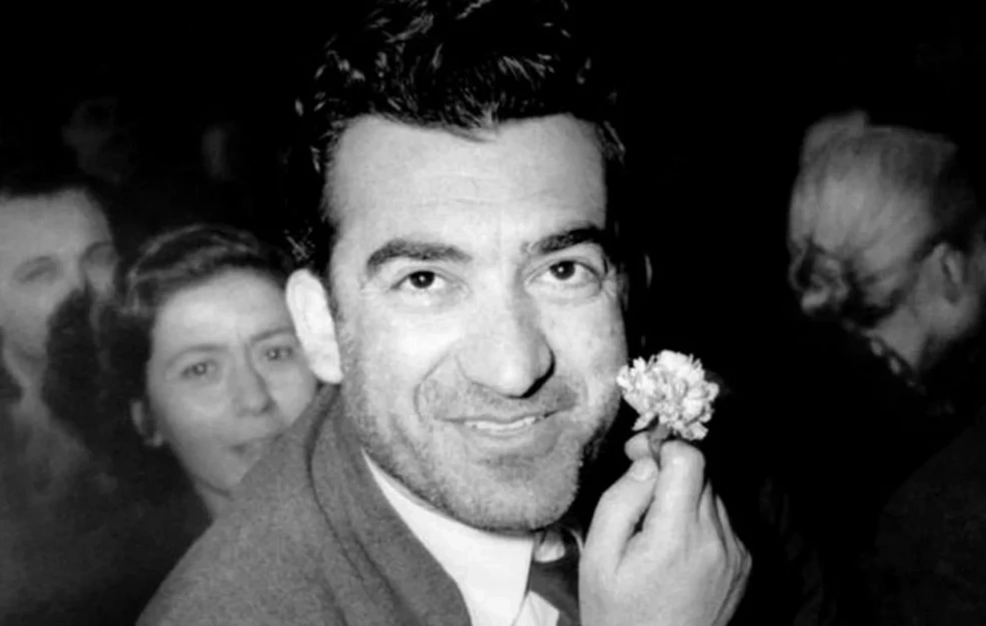 Σαν σήμερα 30 Μαρτίου 1952: Η εκτέλεση του Νίκος Μπελογιάννης και το σύμβολο του «ανθρώπου με το γαρύφαλλο» MPELOGIANNI2