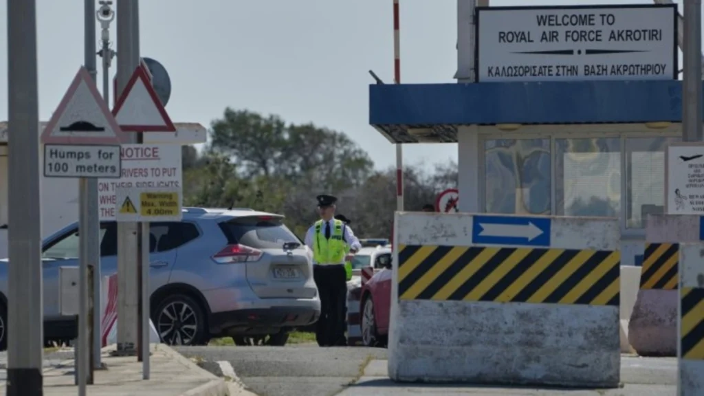 Κύπρος: Συναγερμός στο Ακρωτήρι με τις σειρήνες να ηχούν – Μήνυμα στους κατοίκους να παραμείνουν στα σπίτια τους