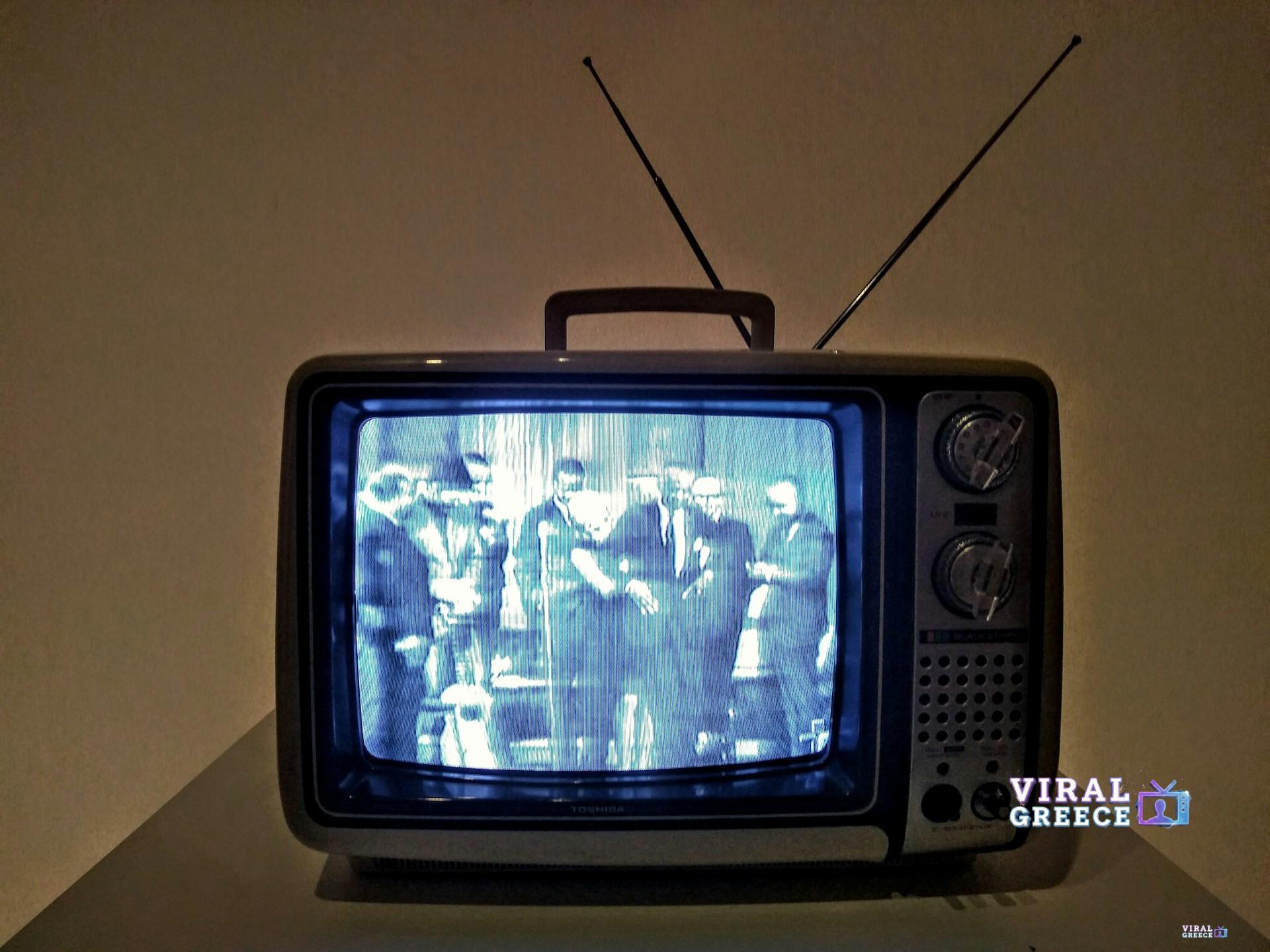 Κυριακή 8/3: Ο Alpha κερδίζει τη μάχη της τηλεθέασης bruna-araujo-ZLqk2cZ_HUY-unsplash