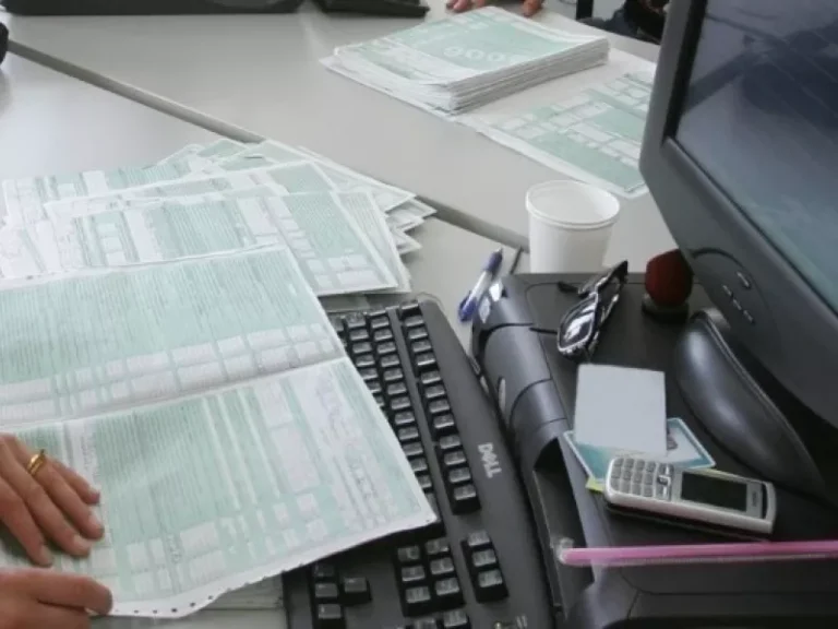 Ανοίγει η πλατφόρμα για τις φορολογικές δηλώσεις 2026 – Όλες οι προθεσμίες και τι πρέπει να γνωρίζουν οι φορολογούμενοι enfia_ape.jpg