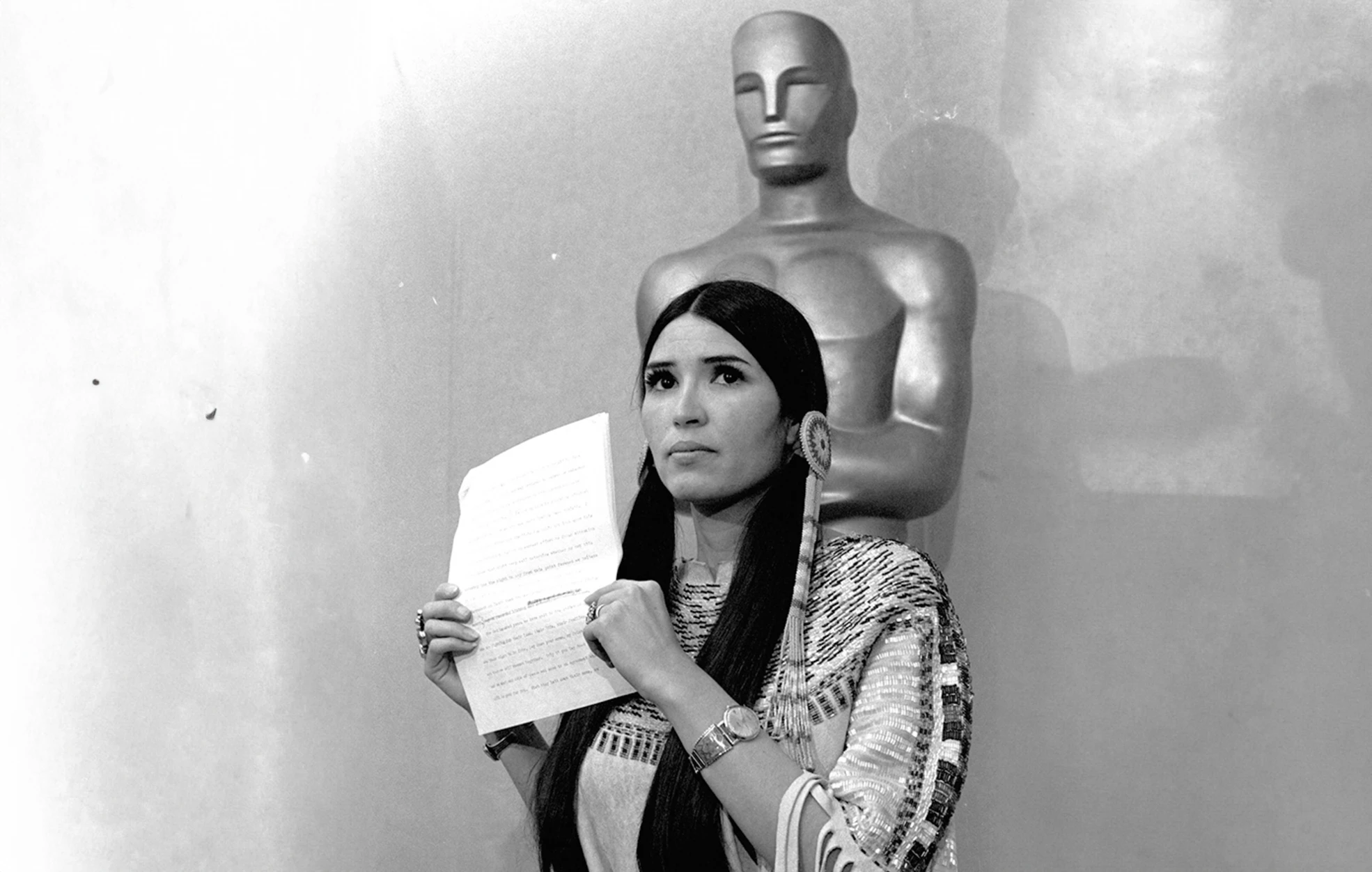 Σαν σήμερα 27 Μαρτίου 1973: Όταν ο Marlon Brando αρνήθηκε το Όσκαρ και προκάλεσε σεισμό στο Χόλιγουντ indian.jpg