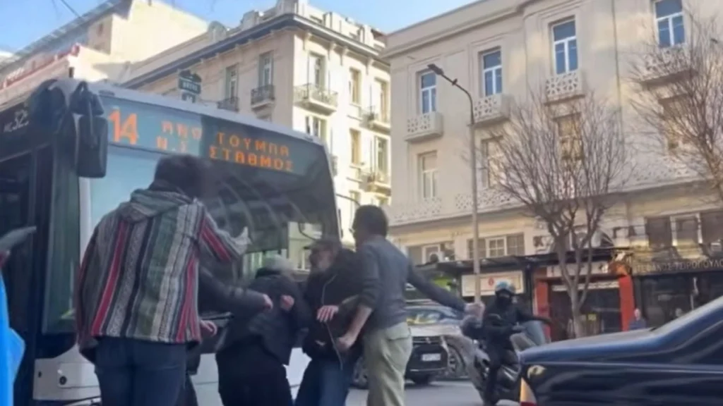 Θεσσαλονίκη: Άγριος καβγάς μεταξύ οδηγού λεωφορείου και οδηγού ΙΧ για παράνομο παρκάρισμα