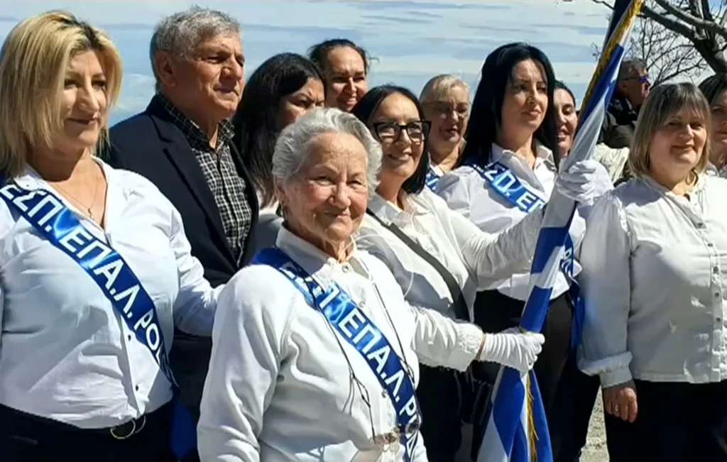 Συγκινεί 82χρονη μαθήτρια στη Ρόδο: Παρέλασε και κυνηγά το όνειρο της