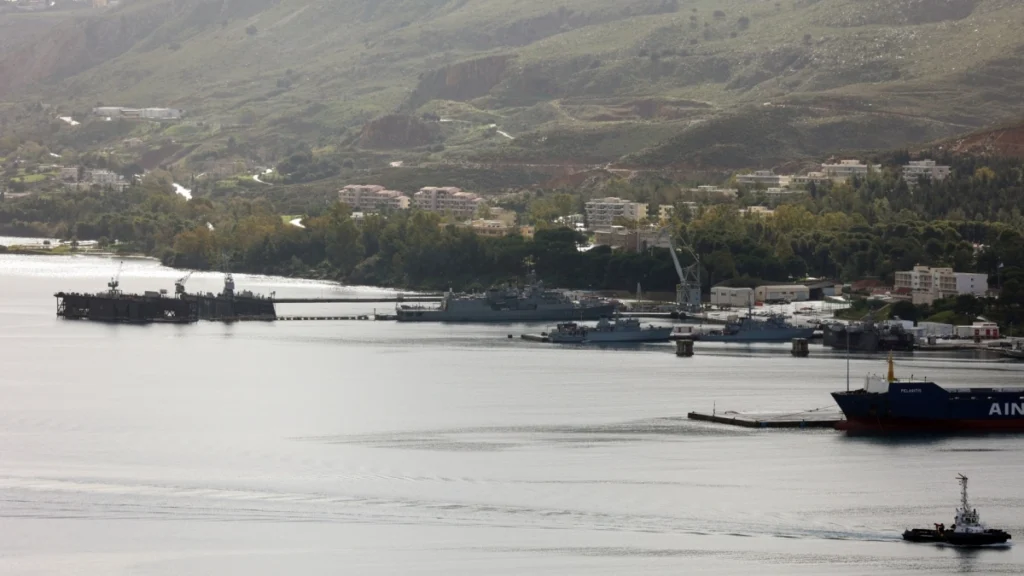 Σύλληψη 36χρονου για κατασκοπεία στη Σούδα – Στο μικροσκόπιο φωτογραφίες της ναυτικής βάσης