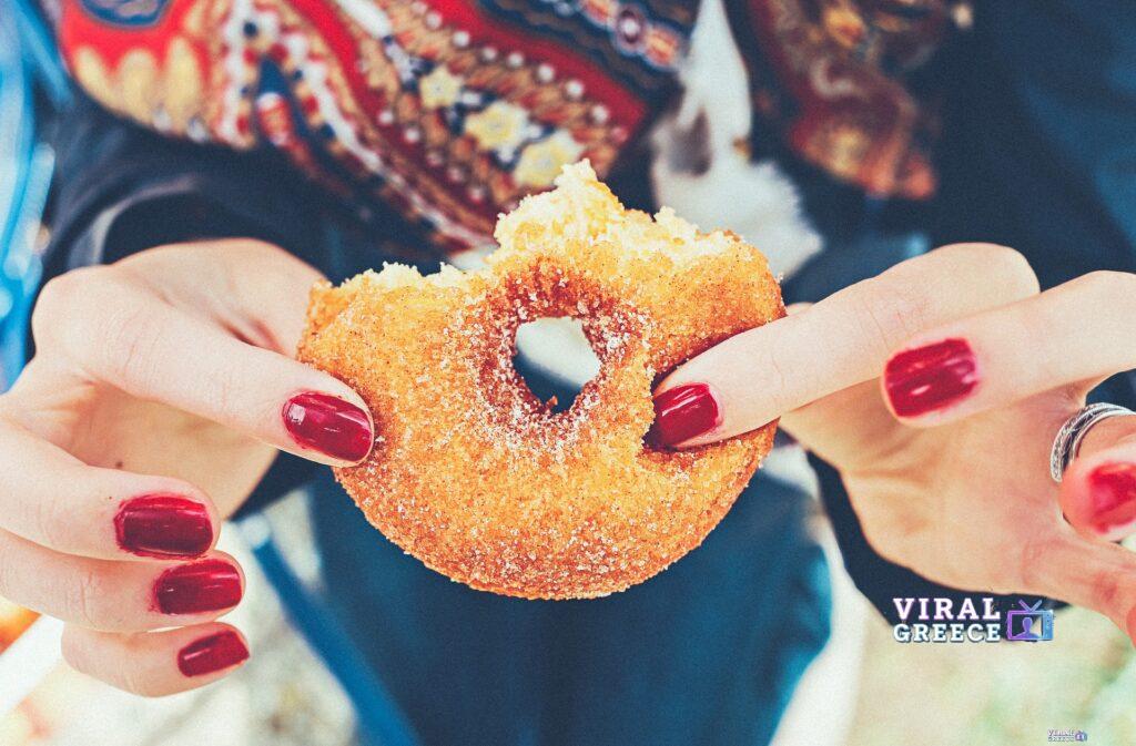 stocksnap donut 2616841 1920 Viral Greece