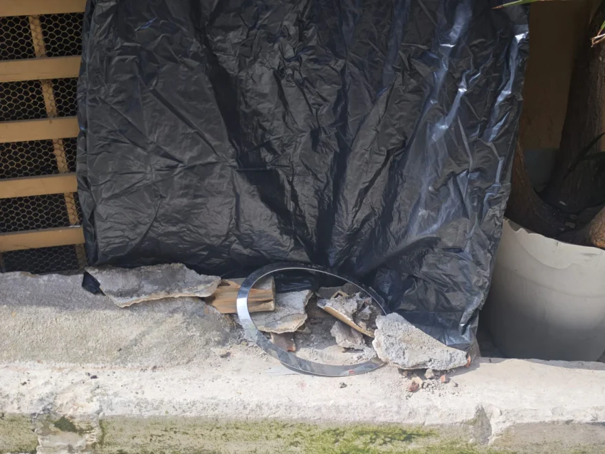 Πειραιάς: 20χρονος χωρίς δίπλωμα παρέσυρε 78χρονη και προκάλεσε ζημιές σε έξι αυτοκίνητα