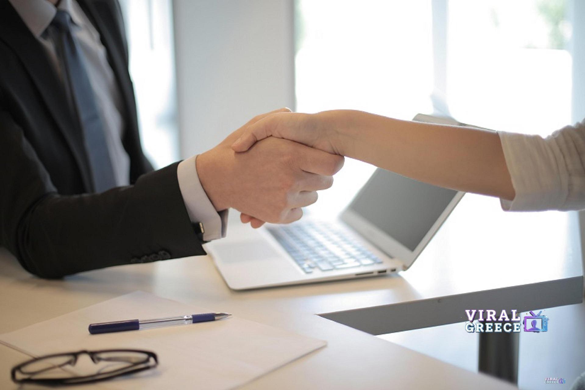 u_i8zn1ip7n1-business-deal-7954355_1920