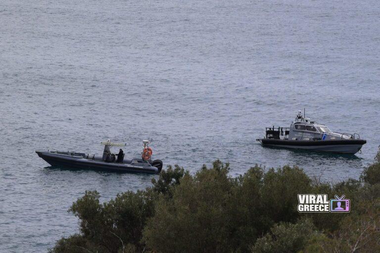 Ανασύρθηκε η σορός του 34χρονου πιλότου από το «Πηγάδι του Διαβόλου» στη Βουλιαγμένη vouliagmani-1024x683