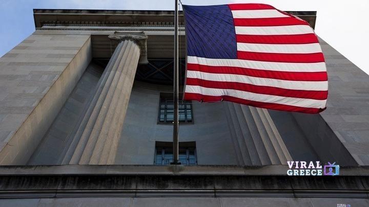 ΗΠΑ: Επιτρέπουν προσωρινά τις πωλήσεις ρωσικού πετρελαίου από δεξαμενόπλοια w13-64925USAFLAG6