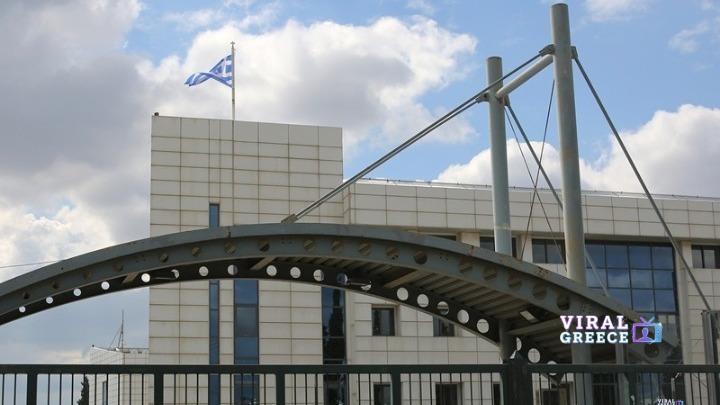 Νέα ρύθμιση για την ισοτιμία πτυχίων ΤΕΙ με πανεπιστημιακά για περισσότερους από 400.000 αποφοίτους w14-815301111