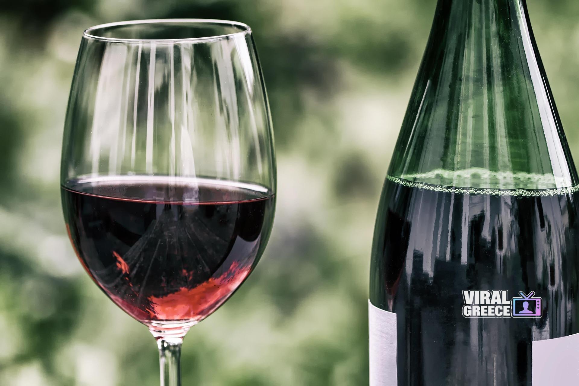 wolfblur-wine-2408620_1920