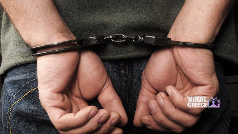 Συνελήφθη 19χρονος για εκβιασμούς ανηλίκων στην Αγία Παρασκευή – Είχε αποσπάσει πάνω από 11.000 ευρώ xeiropedes