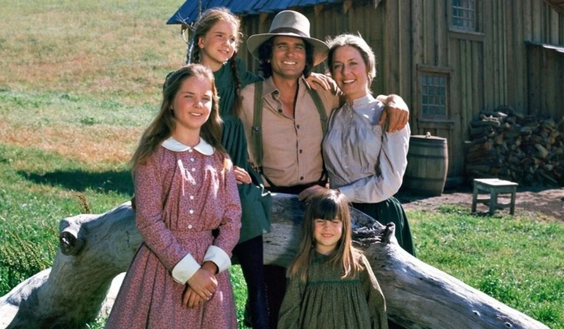 μικρο σπιτι στο λιβαδι