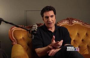 Χριστόφορος Παπακαλιάτης: Γιατί το «Maestro» έγινε «Maestro in Blue» στο Netflix